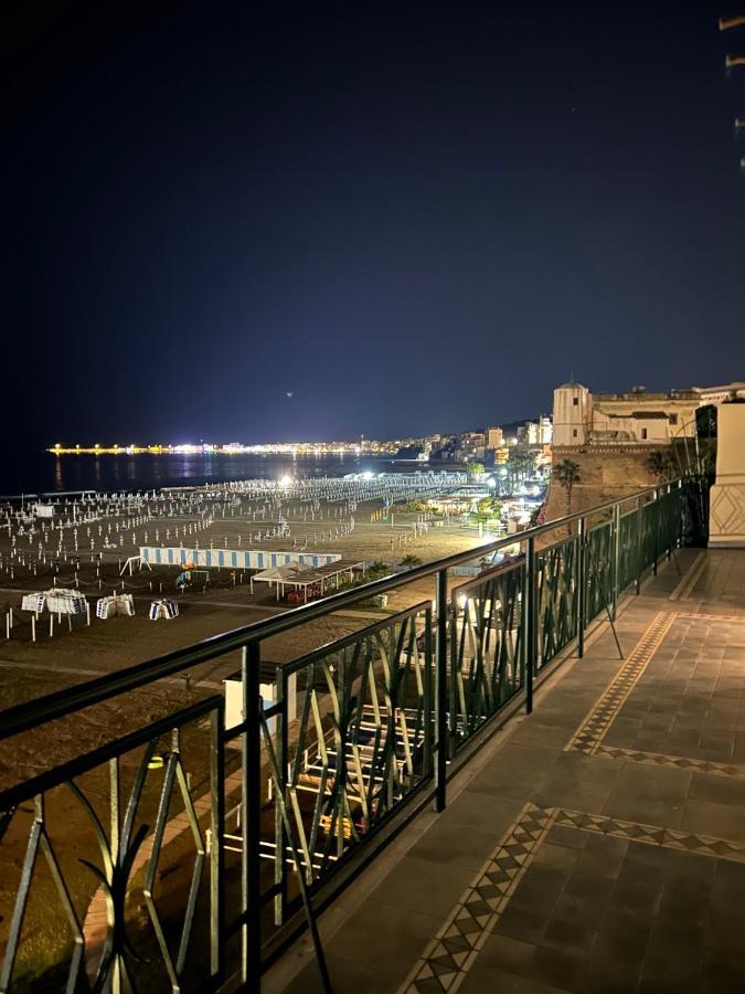 Newhouse Victoria - Sea View Apartment Nettuno Exterior photo